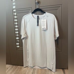Lululemon Pulse Motivation SS Light Grey Large